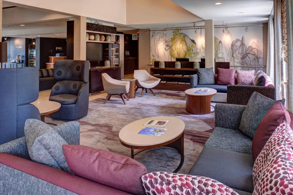 Courtyard By Marriott Des Moines West-clive 10