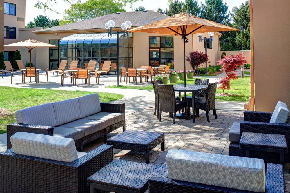 Courtyard By Marriott Des Moines West-clive 3