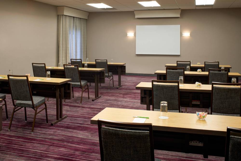 Courtyard By Marriott Des Moines West-clive 9