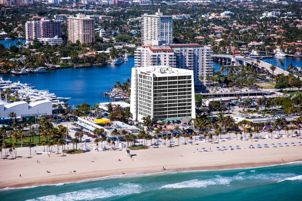 Courtyard By Marriott Fort Lauderdale Beach