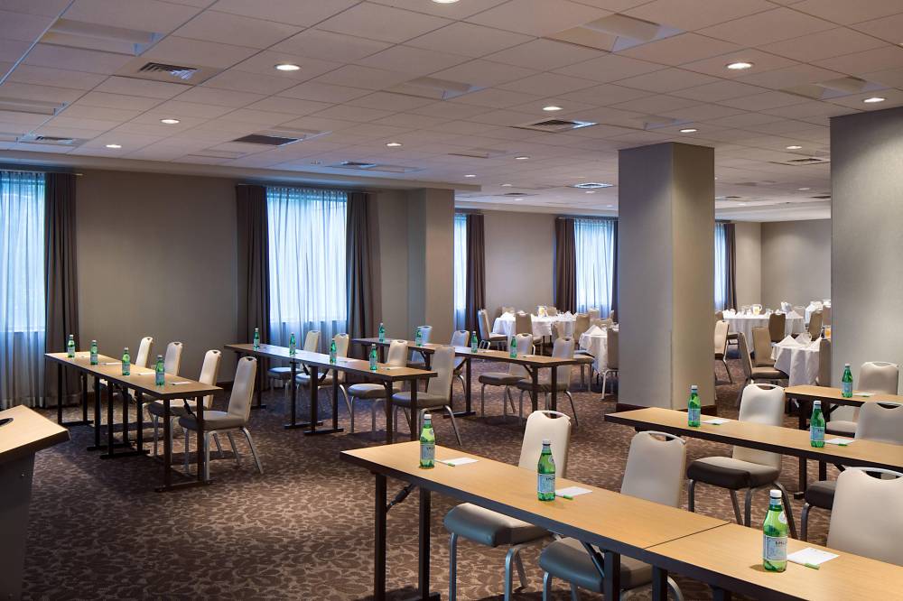 Courtyard By Marriott Grand Rapids Downtown 7