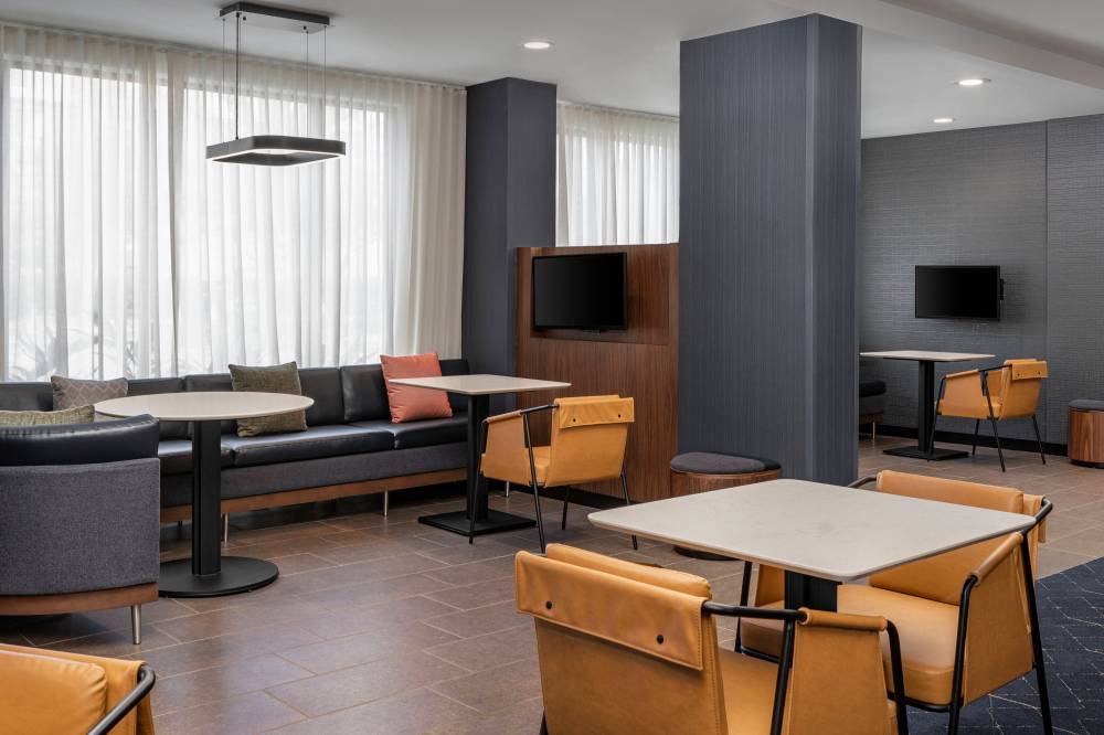 Courtyard By Marriott Jacksonville Butler Boulevard 10