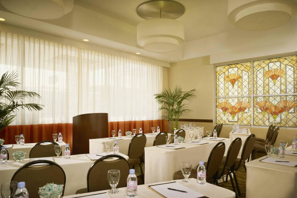 Courtyard By Marriott Los Angeles Sherman Oaks 9