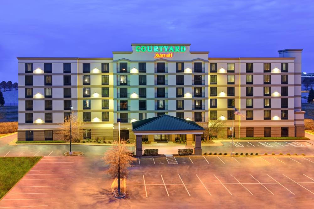 Courtyard By Marriott Louisville Airport