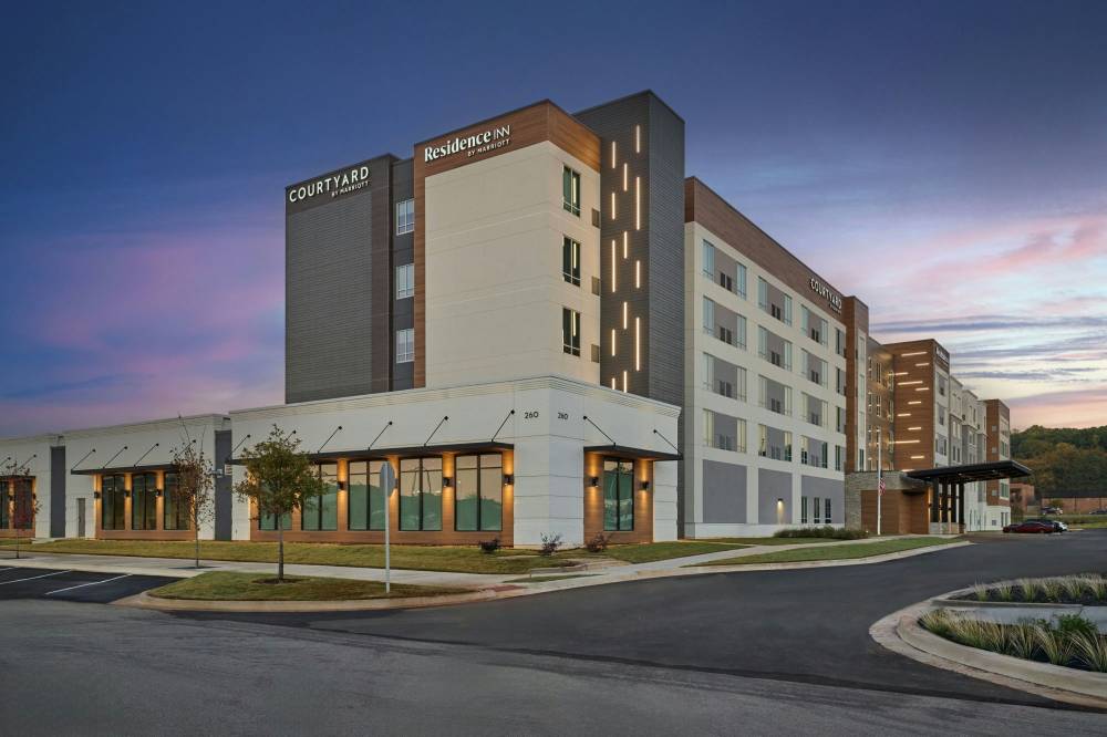 Courtyard By Marriott Madison 2