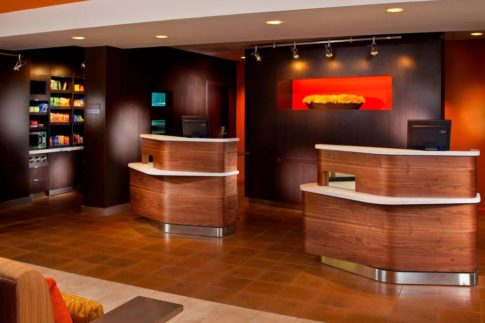 Courtyard By Marriott Memphis Airport 10