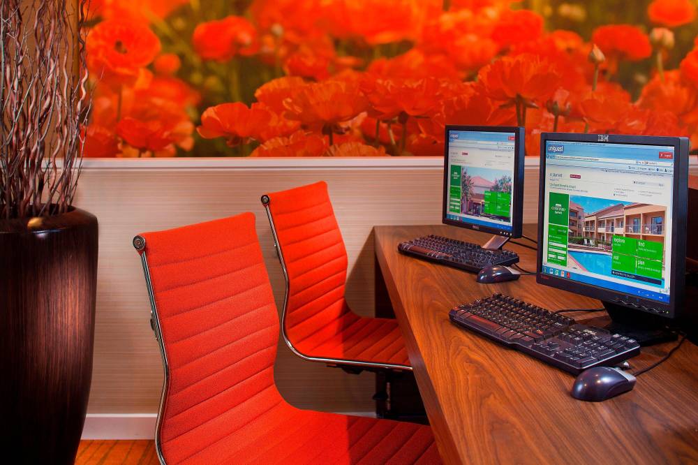 Courtyard By Marriott Memphis Airport 2