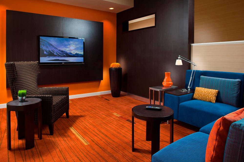 Courtyard By Marriott Memphis Airport 8