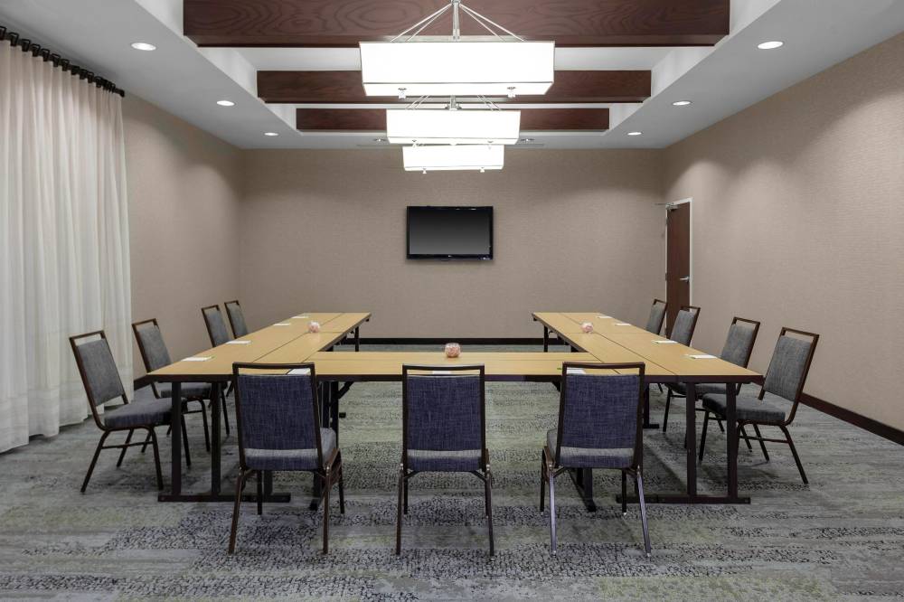 Courtyard By Marriott Memphis Downtown 10