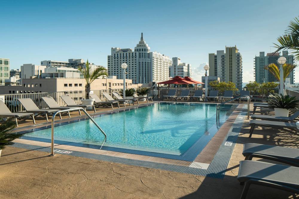 Courtyard By Marriott Miami Beach South Beach 10