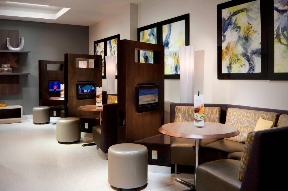 Courtyard By Marriott Miami Beach South Beach 6