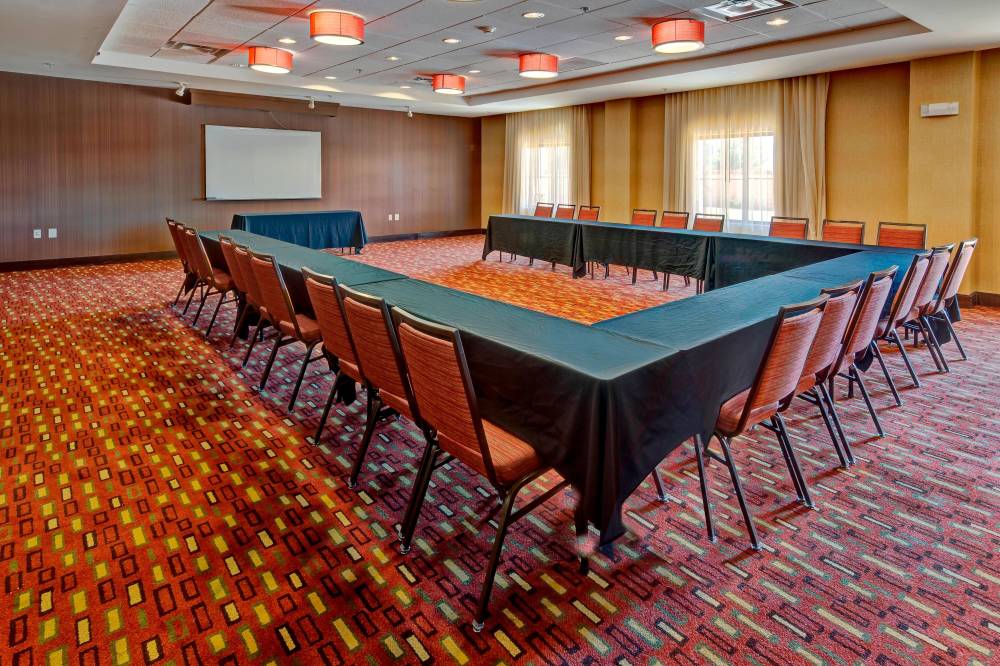 Courtyard By Marriott Midland 8