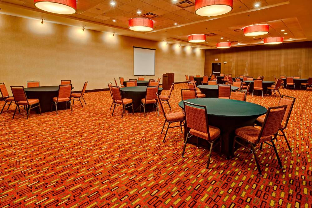 Courtyard By Marriott Midland 9