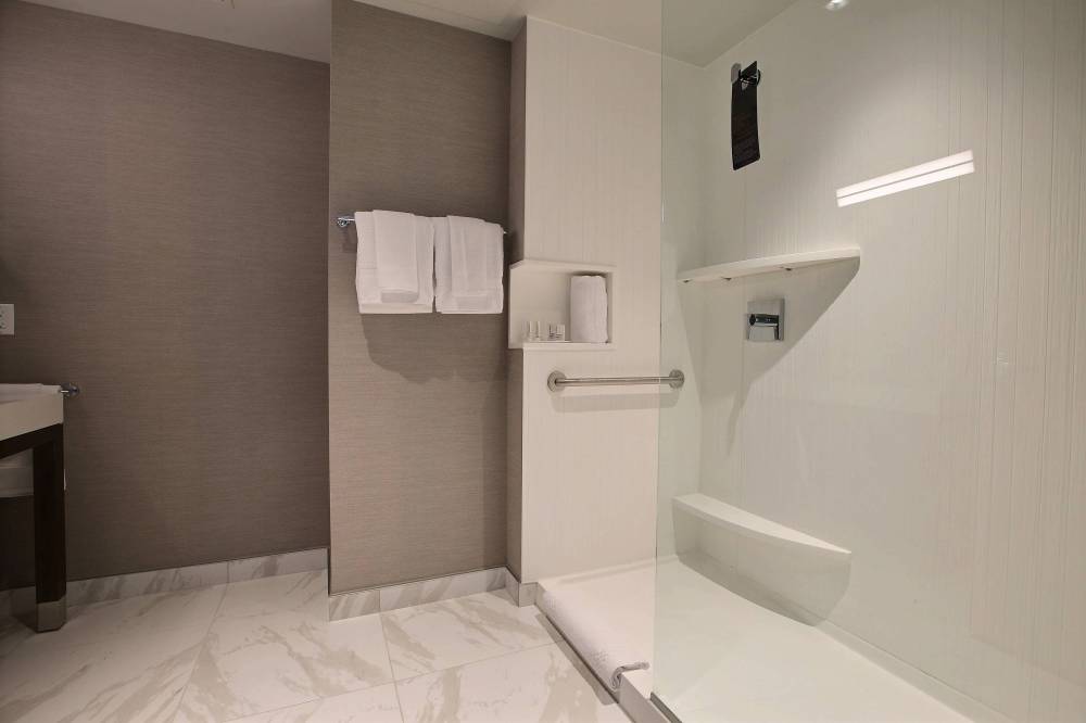 Courtyard By Marriott Montreal Brossard 1