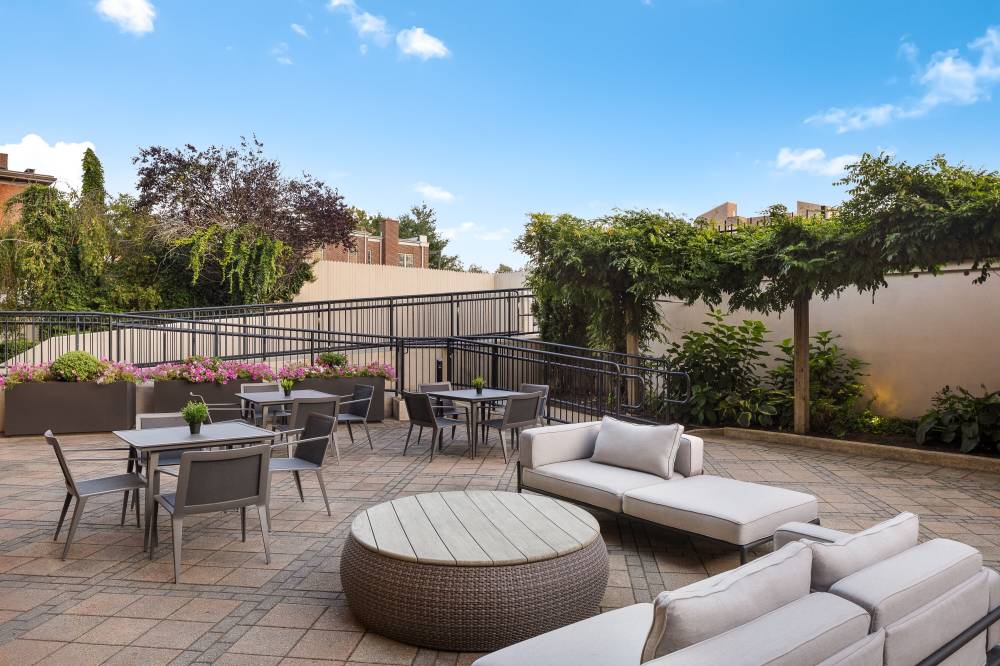Courtyard By Marriott New Haven At Yale 6