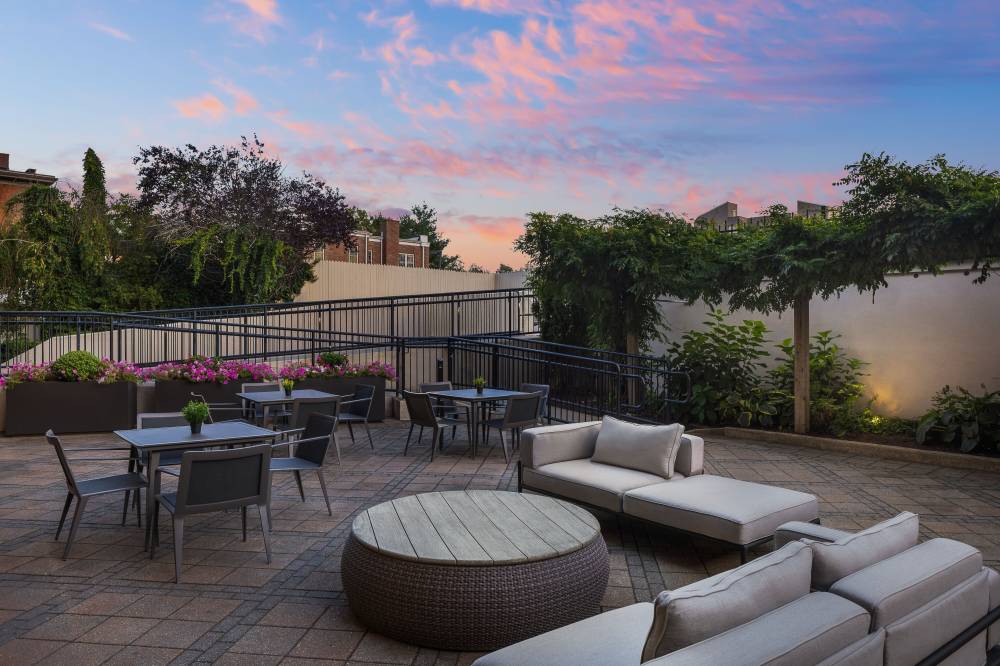Courtyard By Marriott New Haven At Yale 7