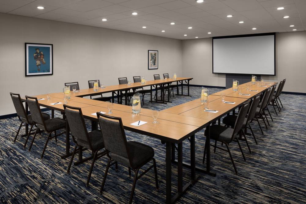 Courtyard By Marriott New Haven At Yale 10