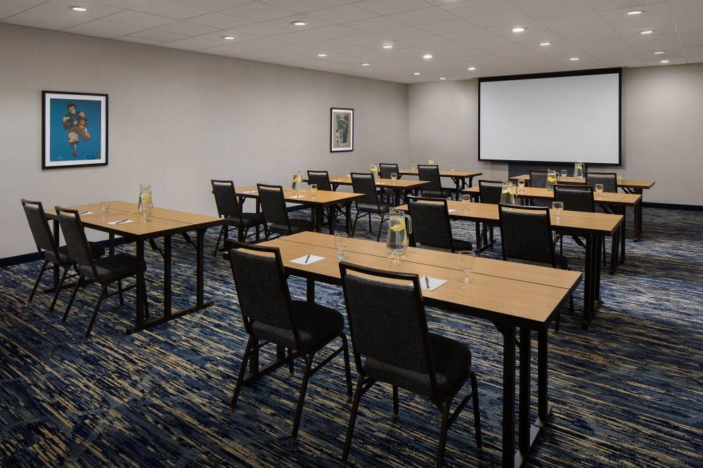 Courtyard By Marriott New Haven At Yale 9