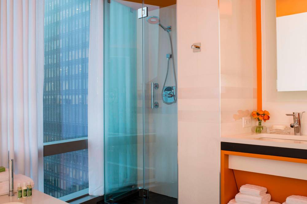 Corner King Guest Bathroom