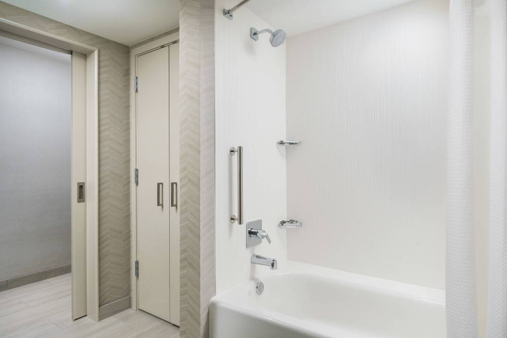 Courtyard By Marriott Orlando Downtown 2