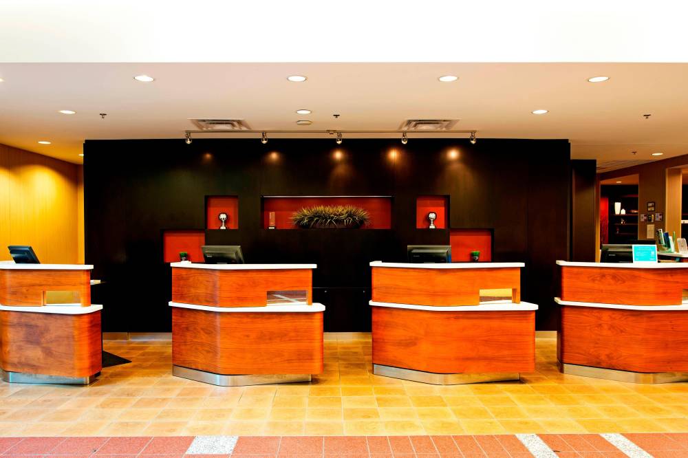 Courtyard By Marriott Ottawa East 10