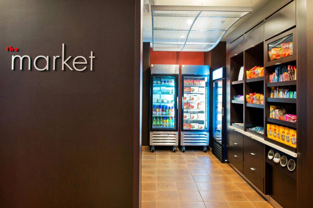 Courtyard By Marriott Ottawa East 2