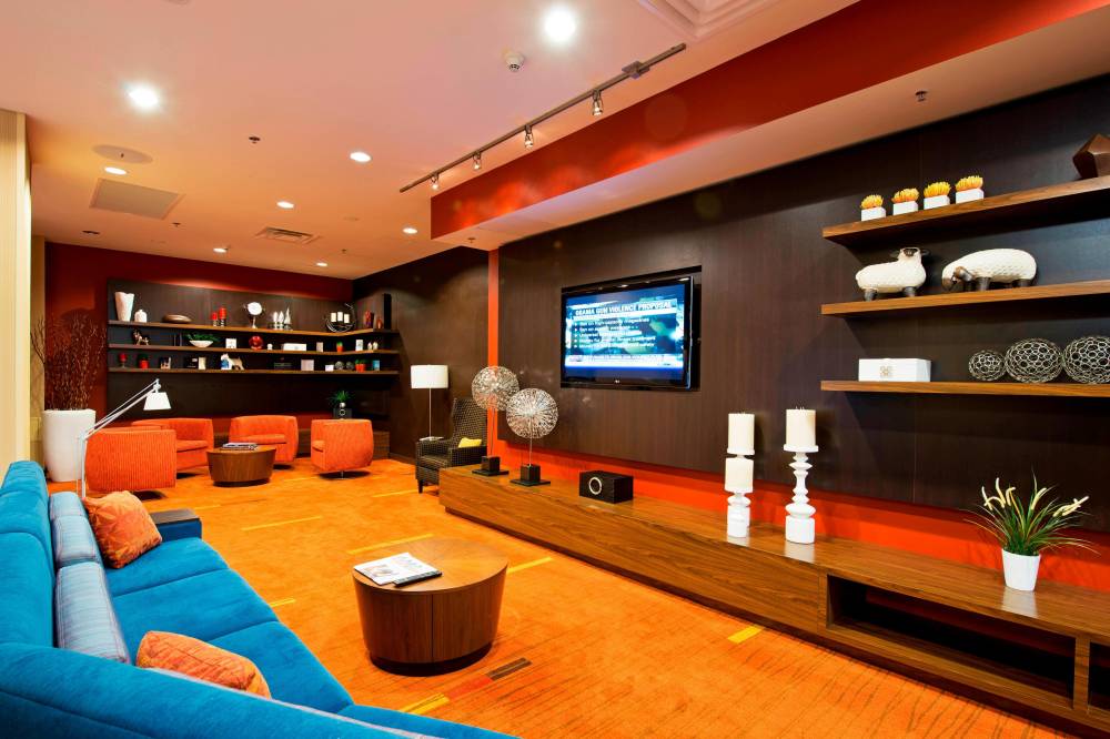 Courtyard By Marriott Ottawa East 9
