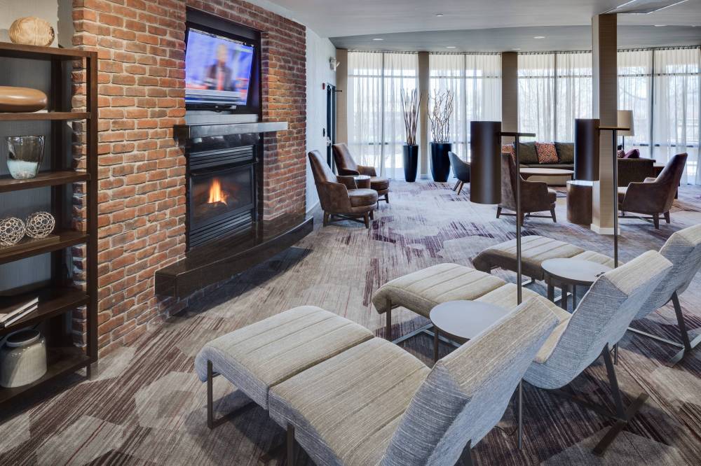 Courtyard By Marriott Providence Warwick 9