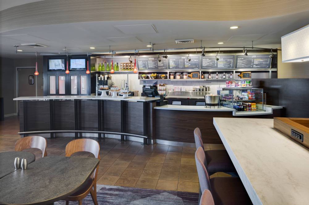 Courtyard By Marriott Providence Warwick 10