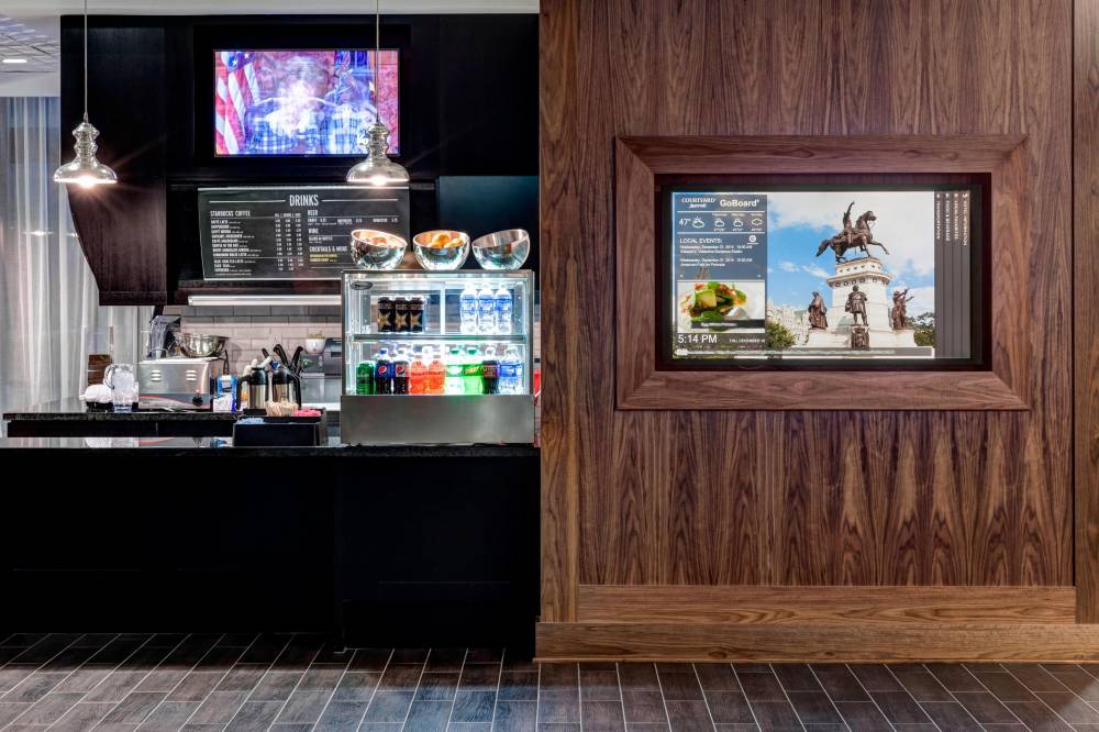 Courtyard By Marriott Richmond Downtown 8