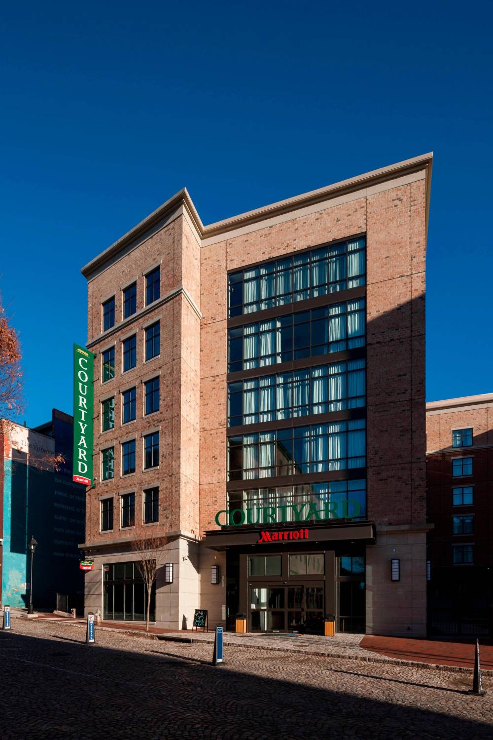 Courtyard By Marriott Richmond Downtown 6