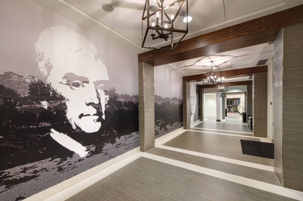 Courtyard By Marriott Richmond Downtown 10