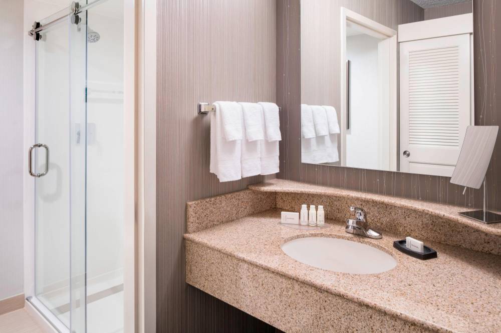 Courtyard By Marriott San Mateo Foster City 2