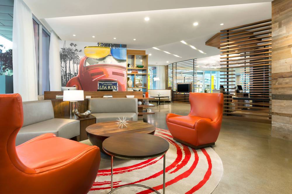 Courtyard By Marriott Santa Monica 6