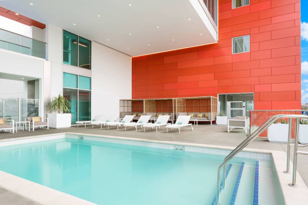 Courtyard By Marriott Santa Monica 7