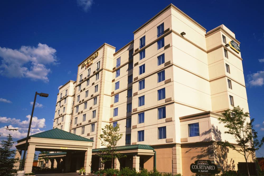 Courtyard By Marriott Toronto Airport