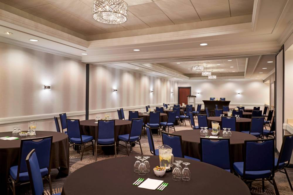 Courtyard By Marriott Toronto Downtown 7