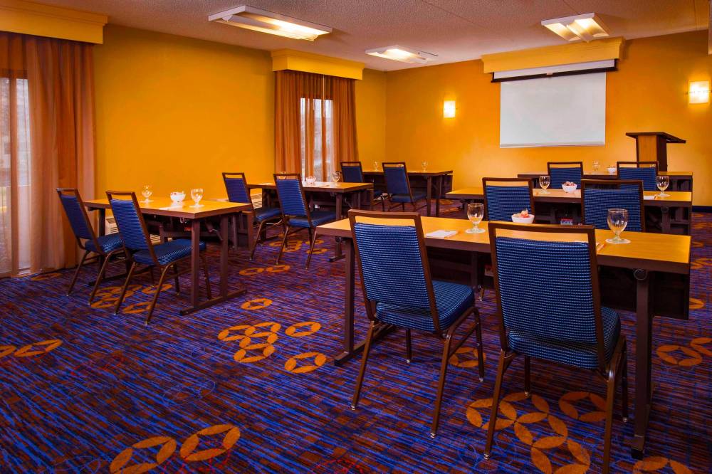 Courtyard By Marriott Virginia Beach Norfolk 9