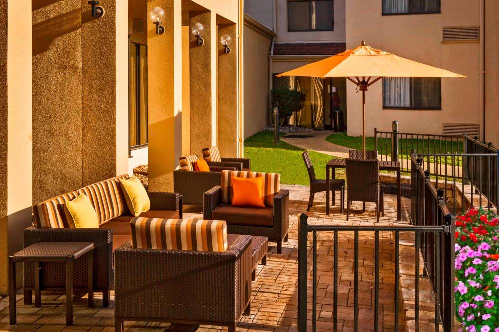 Courtyard By Marriott Virginia Beach Norfolk 5