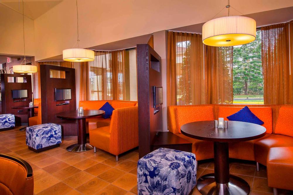 Courtyard By Marriott Virginia Beach Norfolk 8