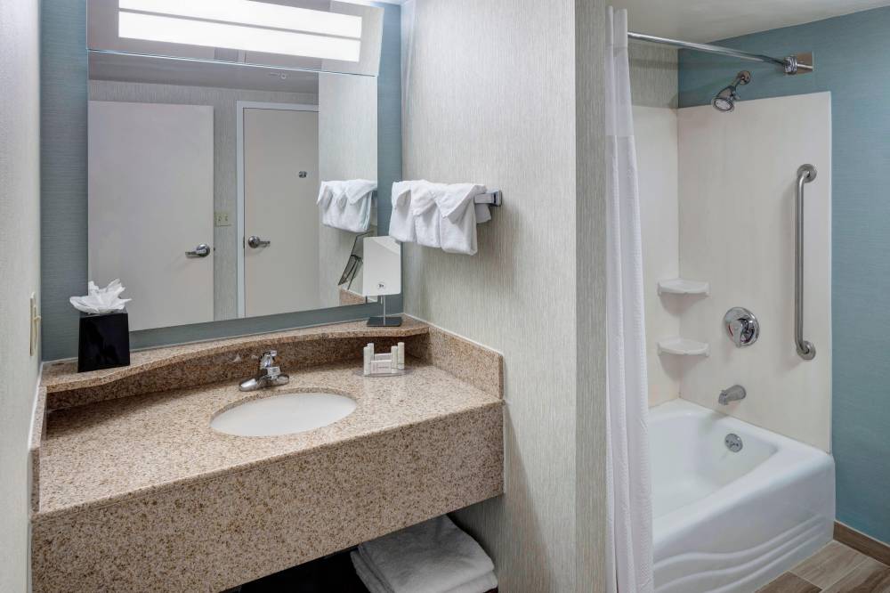 Courtyard By Marriott Virginia Beach Oceanfront South 1