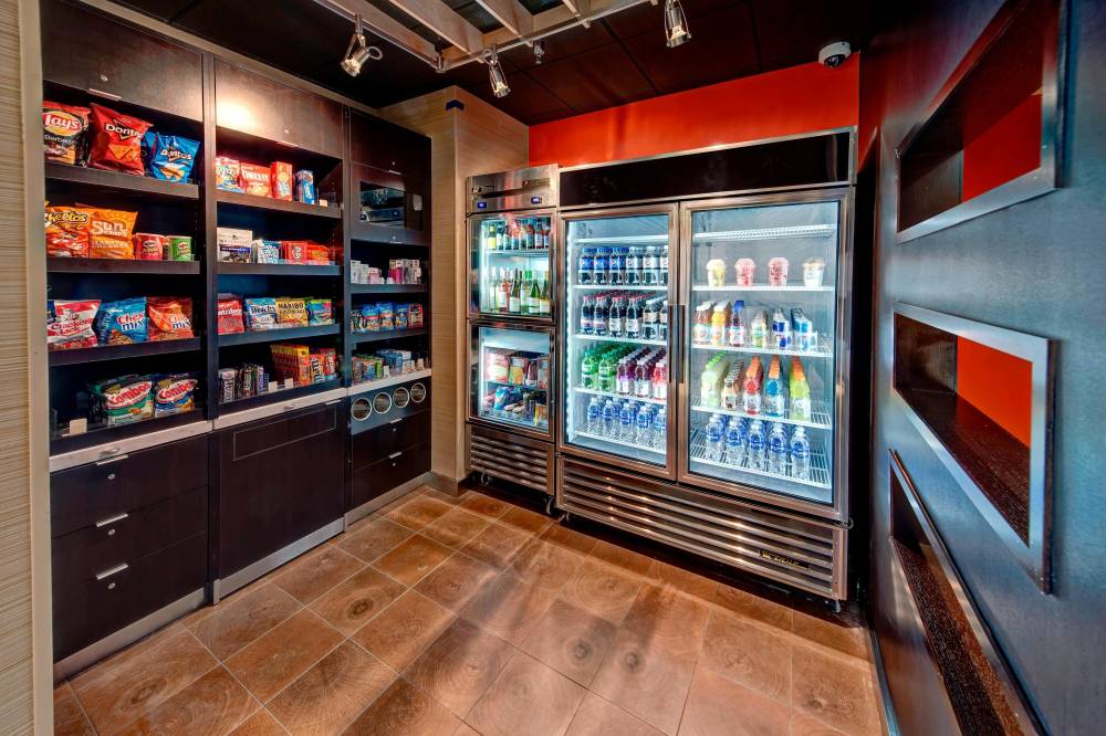 Courtyard By Marriott Westbury Long Island 5