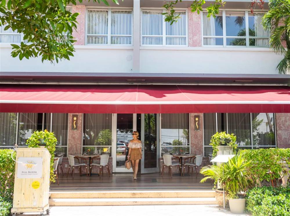 Crest Hotel Suites