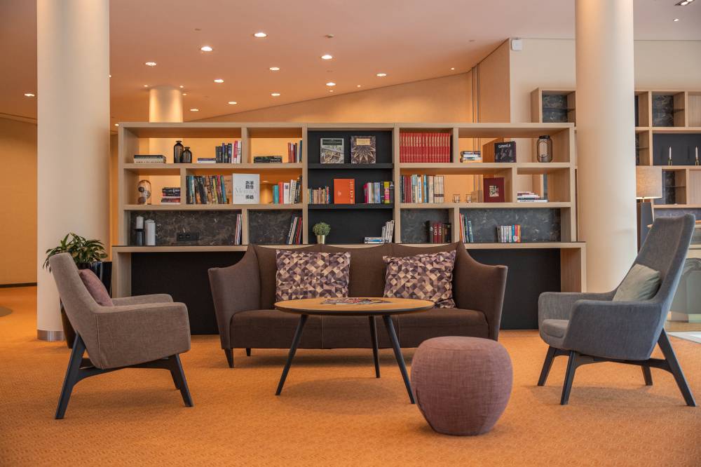 Crowne Plaza Airport 10