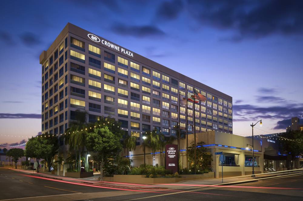 Crowne Plaza La Harbor