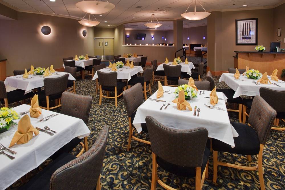 Crowne Plaza Town Center 6