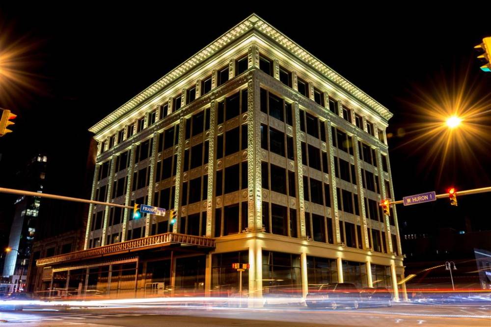 Curtiss Hotel Ascend Hotel Collection