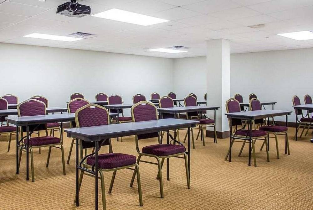 Days Inn By Wyndham Brooklyn Borough Park 2