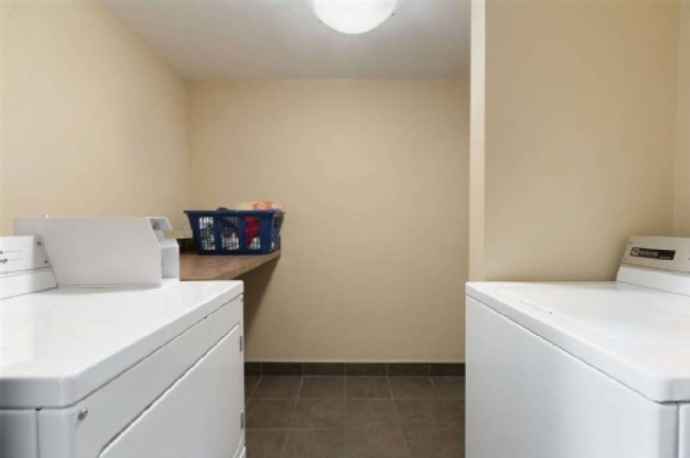Days Inn By Wyndham Calgary Northwest 3