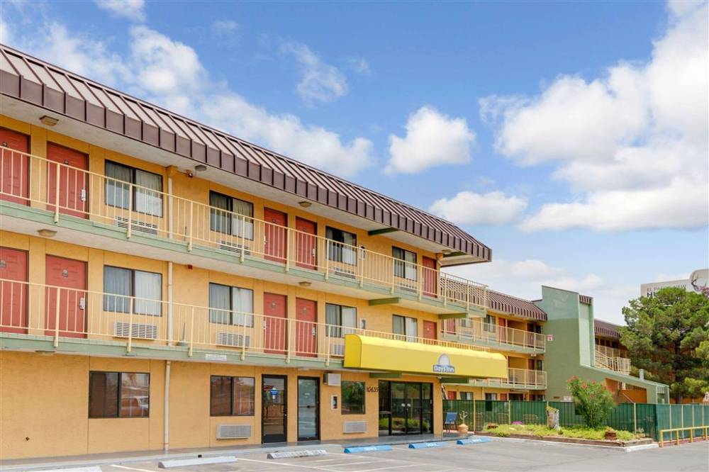 Days Inn By Wyndham El Paso Airport East 2